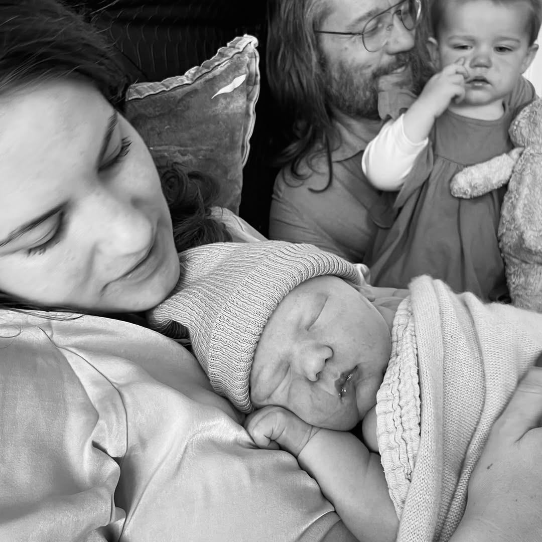 geboorte baby Giel Beelen vriendin 19 jaar jonger